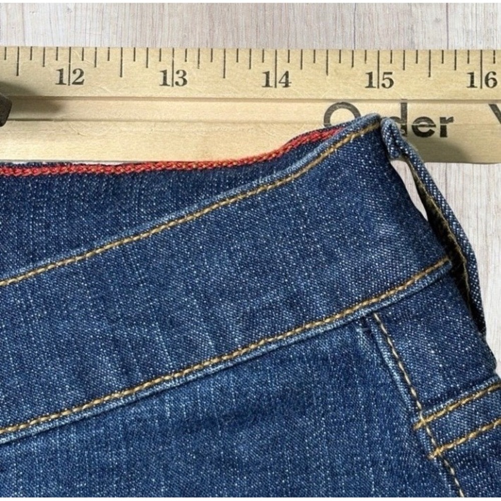 Levis Womens Classic Slim Capris Size 8 Medium Wash Denim Cropped Jeans Cuffed - Picture 5 of 9